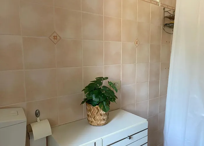 Nebula Nook Luxury アパート モデナ